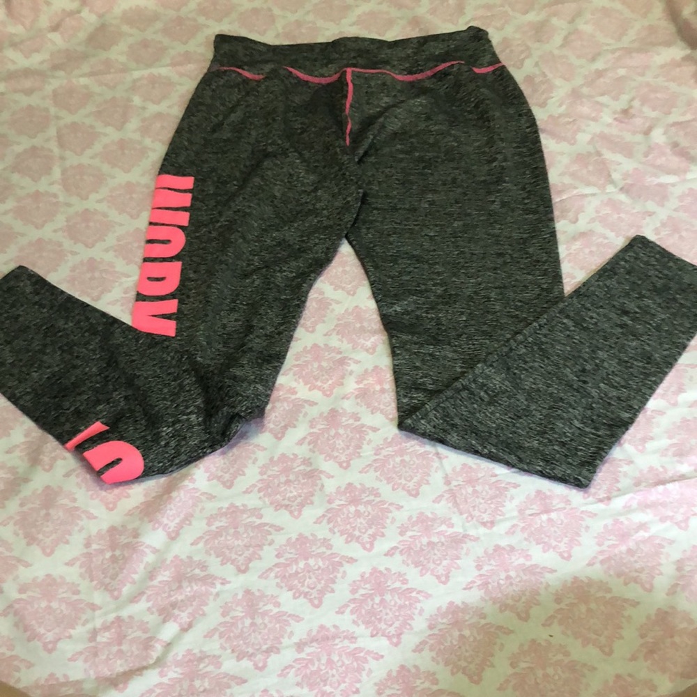 🧩Silver Leg Charcoal grey stretchy leggings w Pink detail “work out” Sz M NWOT